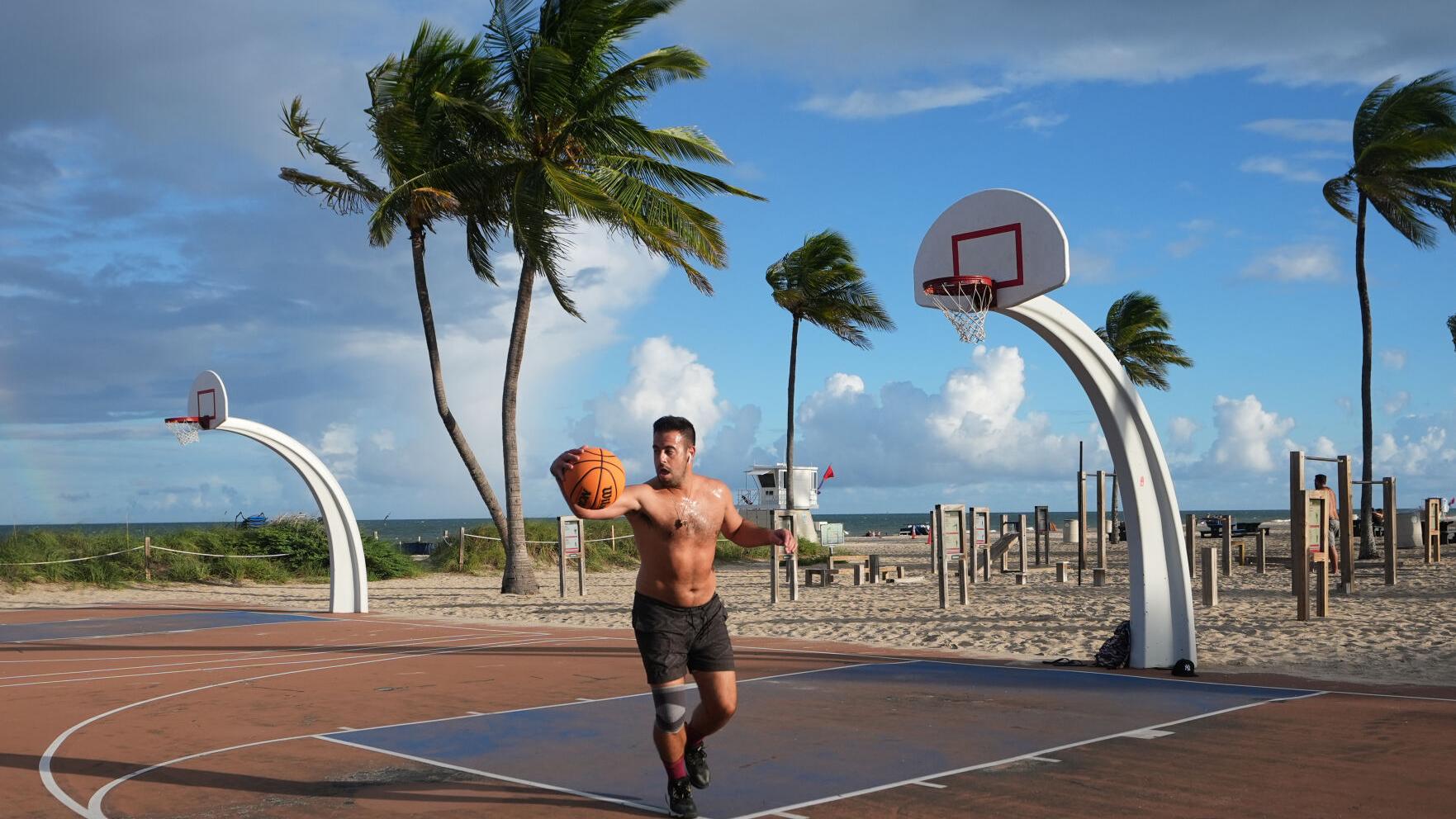 Community fights pickleball replacing basketball courts at South Florida beachside park